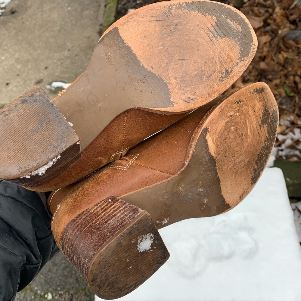 UGG Annie Brown Full Grain Leather Booties Zip-Up Ankle Boots Womens Size 7.5 - Picture 8 of 9